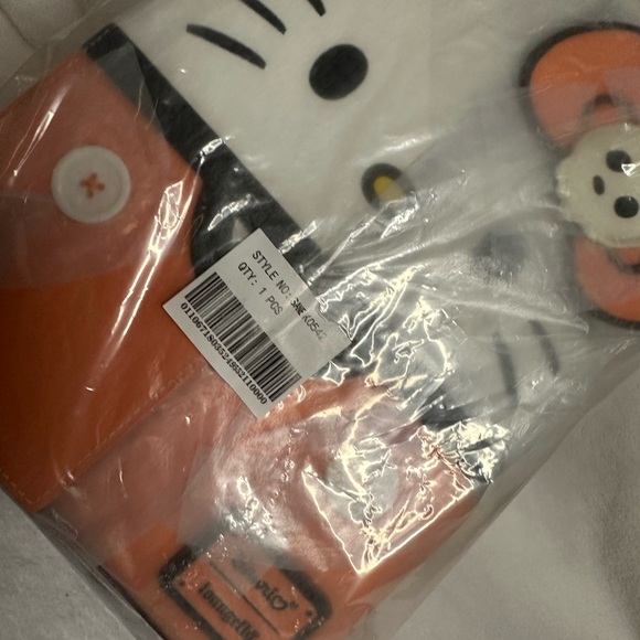 Loungefly - Sanrio Hello Killy Skeleton Costume Glow Mini Backpack - Picture 16 of 16